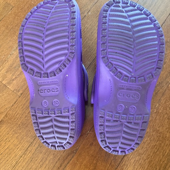 Crocs size 10 - Picture 2 of 2